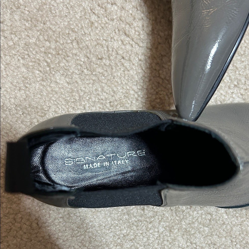 Pointed toe gray booties - Picture 4 of 5